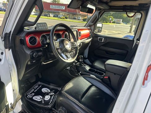 Used 2020 Jeep Gladiator Rubicon AWD/4WD image 11