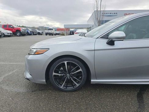 Used 2018 Toyota Camry XSE image 18