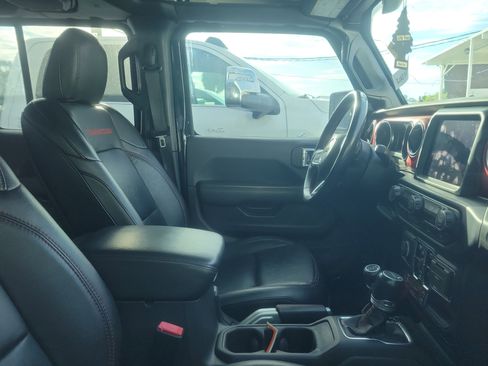 Used 2022 Jeep Gladiator Rubicon w/ LED Lighting Group AWD/4WD image 9