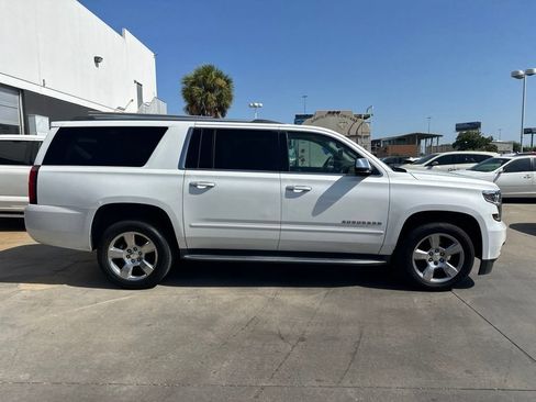 Used 2017 Chevrolet Suburban Premier RWD image 4
