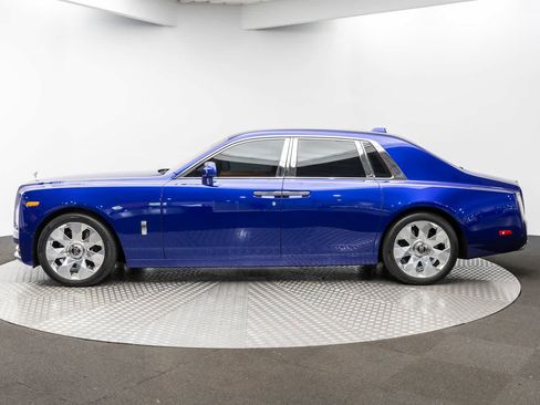 Used 2023 Rolls-Royce Phantom Sedan w/ The Phantom Package RWD image 2