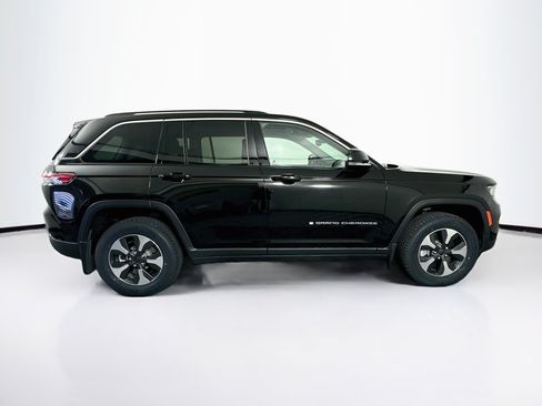 Used 2022 Jeep Grand Cherokee Limited 4xe w/ MOPAR Finishing Package AWD/4WD image 10