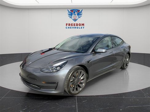 Used 2023 Tesla Model 3 Performance image 2