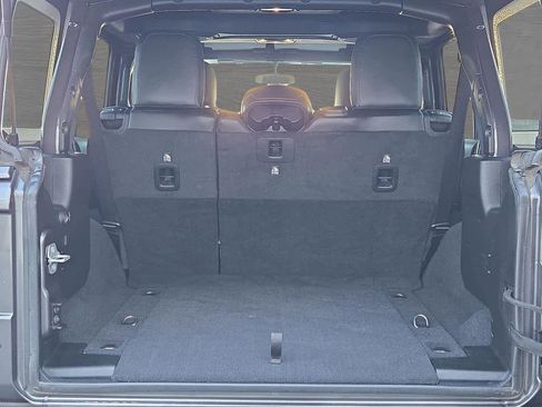 Used 2021 Jeep Wrangler Unlimited Sahara image 12