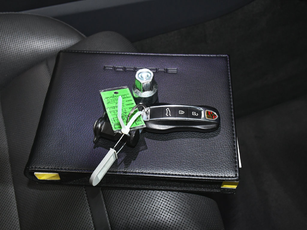Used 2021 Porsche Cayenne GTS w/ Premium Package Plus AWD/4WD image 66
