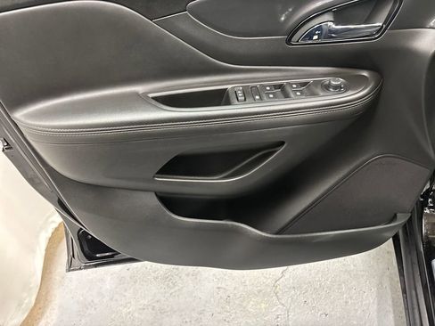 Used 2022 Buick Encore Preferred image 10