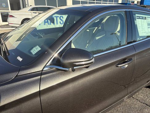 New 2026 Genesis G70 2.5T Prestige image 15