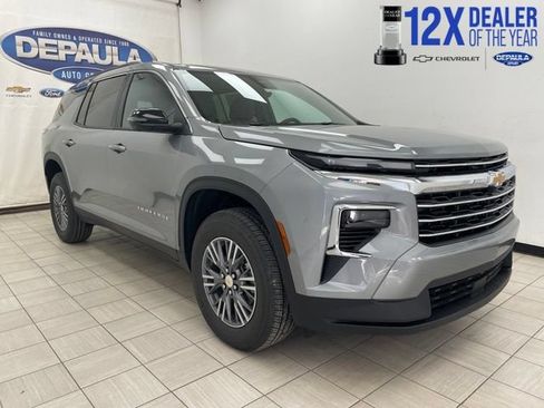 New 2026 Chevrolet Traverse LT w/ Driver Confidence Package AWD/4WD image 1
