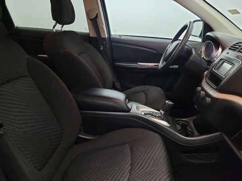 Used 2018 Dodge Journey SXT FWD image 21