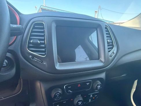 Used 2017 Jeep Compass Trailhawk w/ Leather Interior Group AWD/4WD image 26