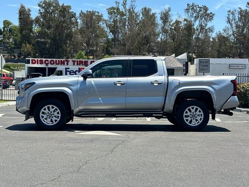 Used 2026 Toyota Tacoma SR5 RWD image 2