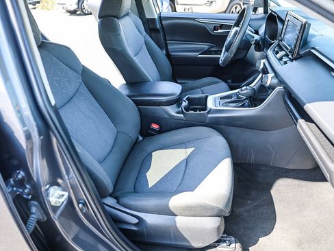 Certified 2022 Toyota RAV4 XLE FWD image 7