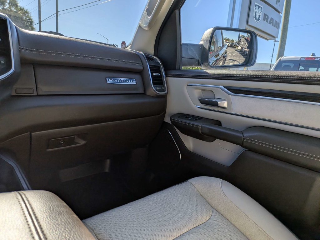Used 2025 RAM 1500 Laramie AWD/4WD image 15