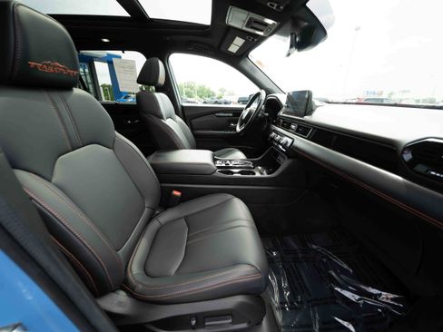 Used 2024 Honda Pilot TrailSport image 27
