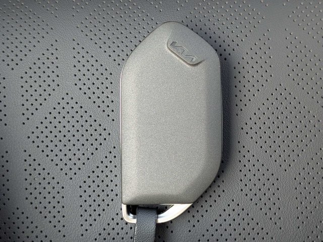 Certified 2026 Kia Carnival Hybrid FWD image 36