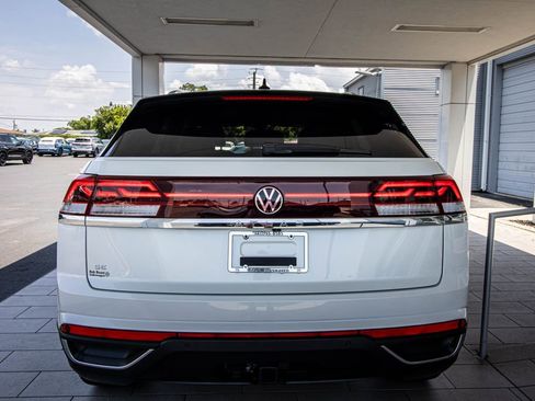 New 2026 Volkswagen Atlas Cross Sport SE FWD image 19