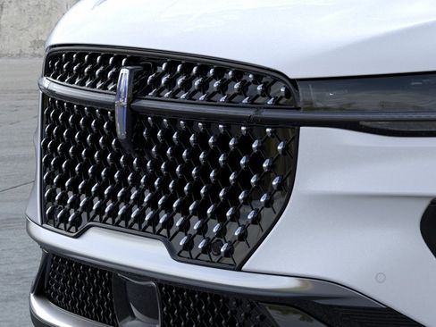 New 2026 Lincoln Nautilus Premier AWD/4WD image 17
