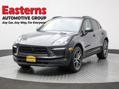 Used 2023 Porsche Macan T image 1