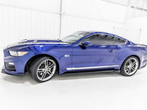 Used 2015 Ford Mustang GT Premium RWD image 4