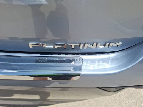 Used 2021 Toyota Highlander Platinum FWD image 12
