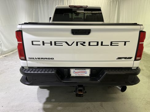 Certified 2025 Chevrolet Silverado 2500 ZR2 w/ Technology Package AWD/4WD image 9