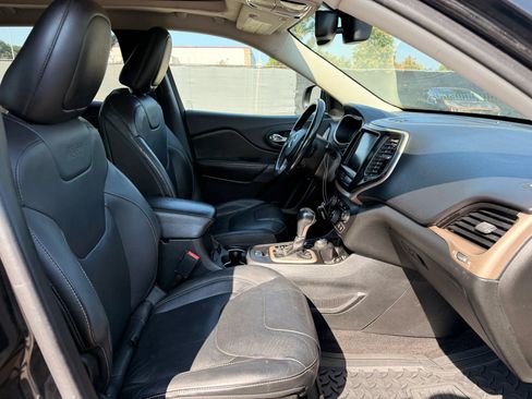 Used 2015 Jeep Cherokee Limited AWD/4WD image 18