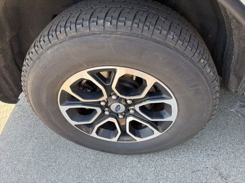 Used 2024 Ford Expedition XLT AWD/4WD image 12