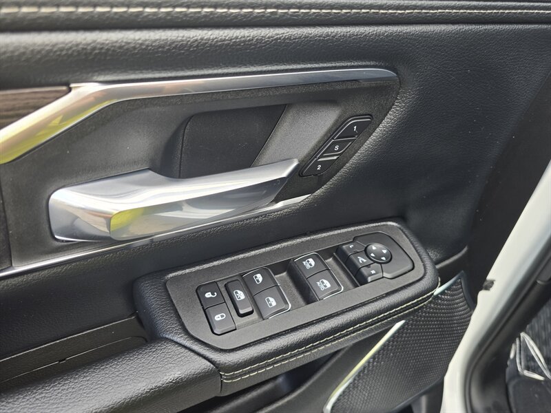 Used 2026 RAM 1500 Laramie AWD/4WD image 16