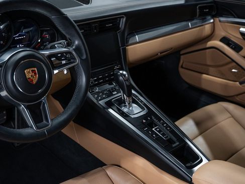 Used 2019 Porsche 911 Carrera 4 AWD/4WD image 46