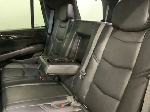 Used 2018 Cadillac Escalade Platinum image 8