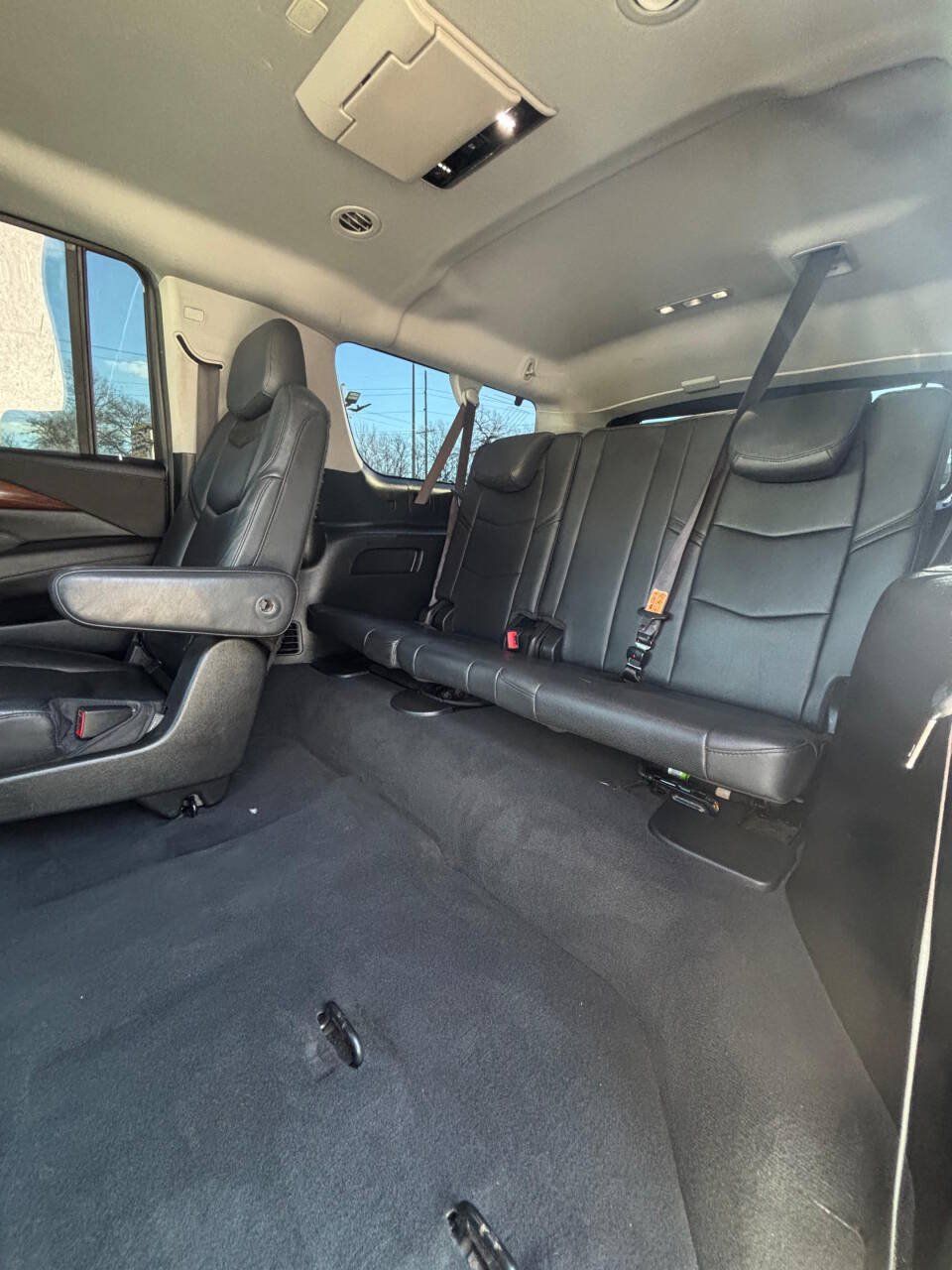 Used 2019 Cadillac Escalade ESV Luxury w/ LPO, Radiant Package AWD/4WD image 15