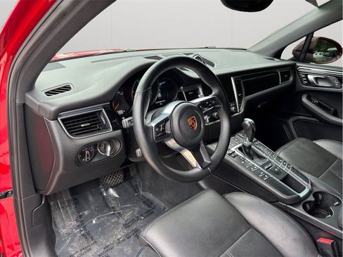Used 2018 Porsche Macan Sport Edition AWD/4WD image 6
