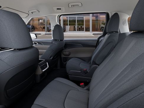 New 2027 Kia Carnival LX FWD image 18