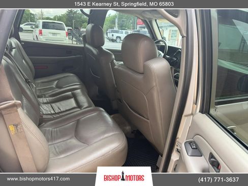 Used 2004 Chevrolet Tahoe LT w/ LT Preferred Equipment Group AWD/4WD image 11