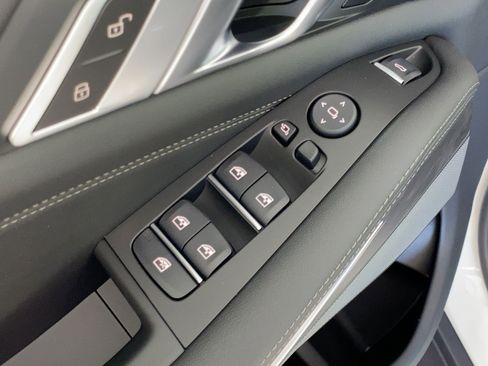 Used 2026 BMW X5 sDrive40i w/ Premium Package image 21