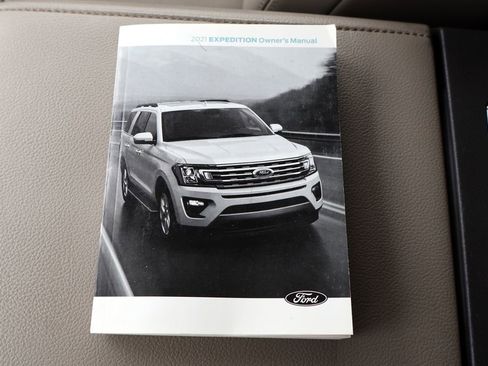 Certified 2021 Ford Expedition XLT RWD image 40