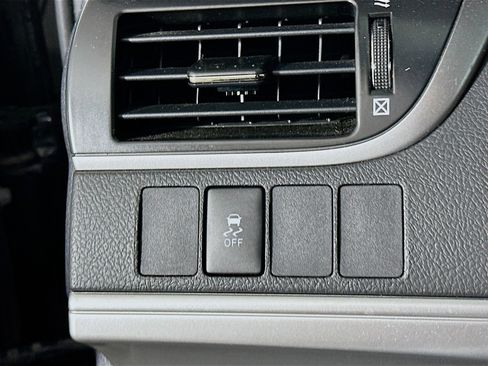 Used 2013 Toyota Camry SE image 16