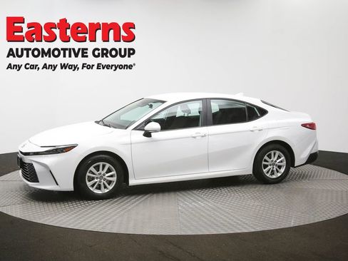 Used 2025 Toyota Camry Hybrid FWD image 58