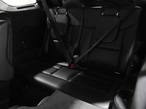 Used 2022 Ford Explorer XLT w/ Equipment Group 202A image 21