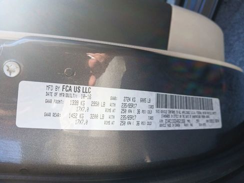 Used 2017 Chrysler Pacifica Touring image 10