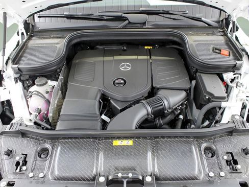 Used 2025 Mercedes-Benz GLE 450e 4MATIC image 33