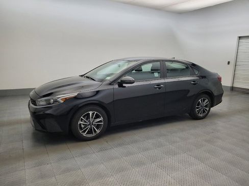 Used 2024 Kia Forte LXS w/ LXS Technology Package FWD image 2