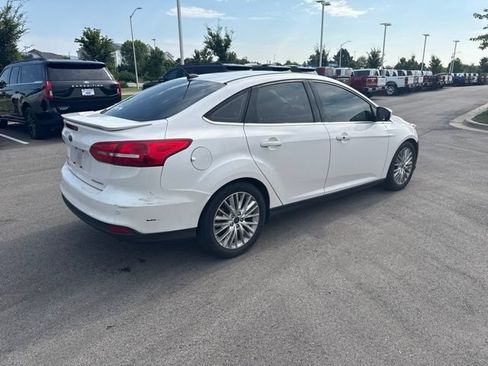 Used 2018 Ford Focus Titanium FWD image 3