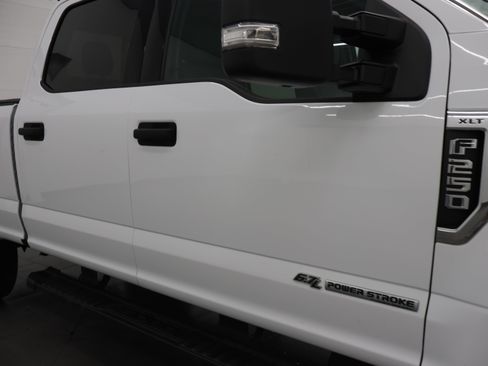 Used 2022 Ford F250 XLT w/ Black Appearance Package AWD/4WD image 23