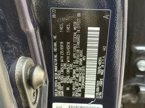 Used 2023 Toyota Highlander L image 25