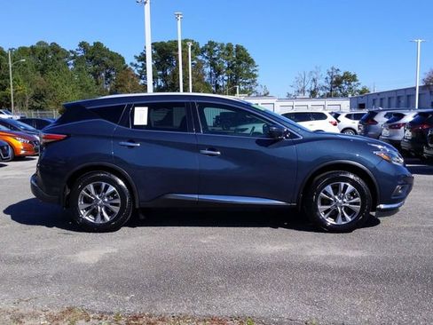 Used 2018 Nissan Murano SL w/ Moonroof Package image 2