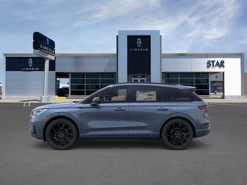 New 2026 Lincoln Corsair Premiere image 3