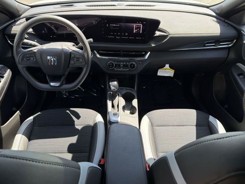 Used 2025 Buick Envista Preferred FWD image 18