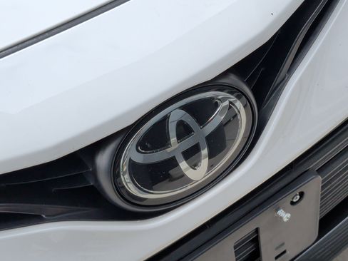 Used 2022 Toyota Camry LE image 17