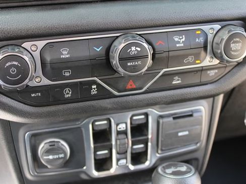 Used 2025 Jeep Wrangler Sport AWD/4WD image 37